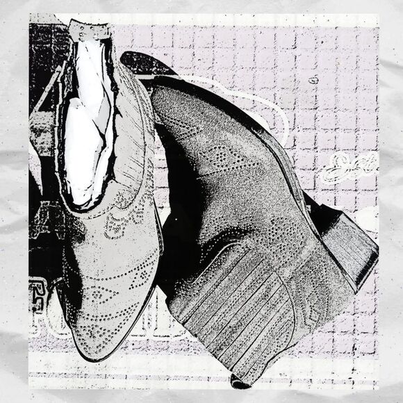 TR Very Volatile Suede embellished - NWOB - Picture 5 of 8